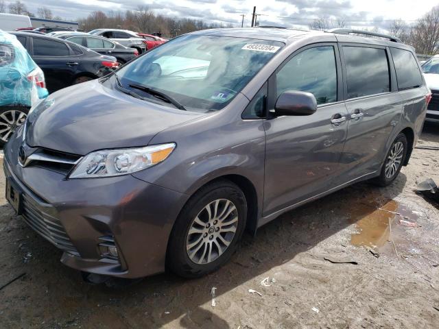 5TDYZ3DCXKS003101 - 2019 TOYOTA SIENNA XLE SILVER photo 1