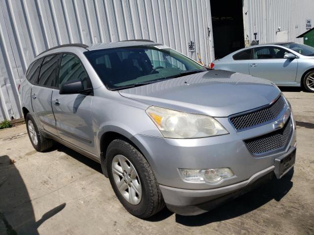 1GNEV13D99S102157 - 2009 CHEVROLET TRAVERSE LS SILVER photo 4