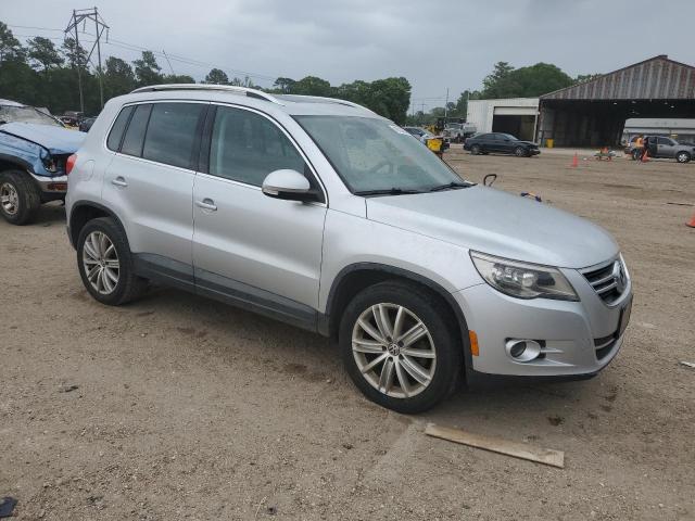 WVGBV7AX9BW512639 - 2011 VOLKSWAGEN TIGUAN S SILVER photo 4