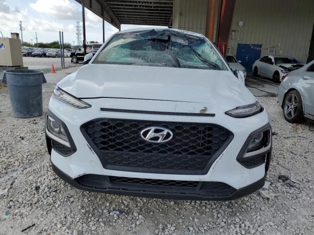 KM8K12AA5LU470056 - 2020 HYUNDAI KONA SE WHITE photo 5