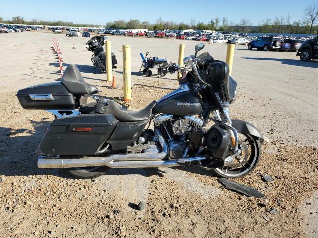 2010 HARLEY-DAVIDSON FLHX, 