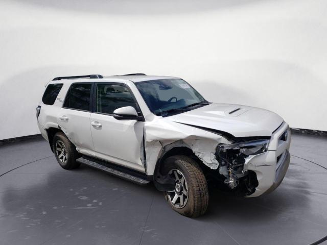 JTERU5JR3N6046122 - 2022 TOYOTA 4RUNNER SR5 PREMIUM WHITE photo 4