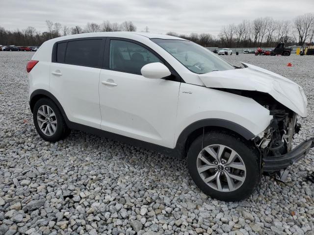 KNDPBCAC2F7792493 - 2015 KIA SPORTAGE LX WHITE photo 4