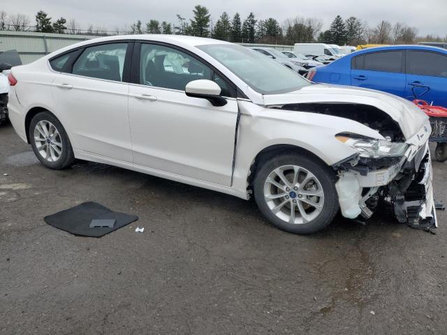 3FA6P0HD8KR245490 - 2019 FORD FUSION SE WHITE photo 4