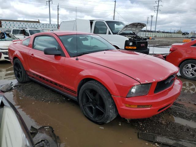 1ZVFT80N855143457 - 2005 FORD MUSTANG RED photo 4