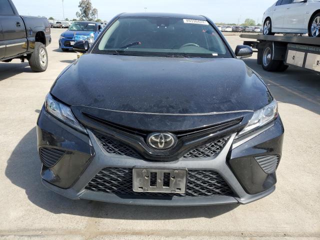 4T1G11AK9LU920347 - 2020 TOYOTA CAMRY SE BLACK photo 5