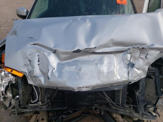 1GKS1AE02CR306979 - 2012 GMC YUKON SLE SILVER photo 12