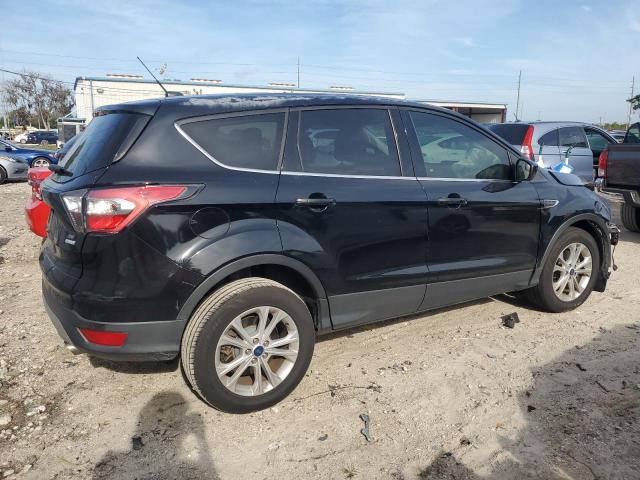 1FMCU0G91HUC52314 - 2017 FORD ESCAPE SE BLACK photo 3