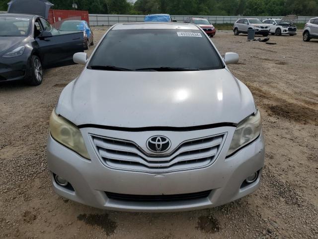 4T1BK3EK8BU611125 - 2011 TOYOTA CAMRY SE SILVER photo 5