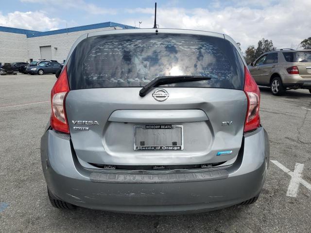 3N1CE2CP7FL409615 - 2015 NISSAN VERSA NOTE S GRAY photo 6