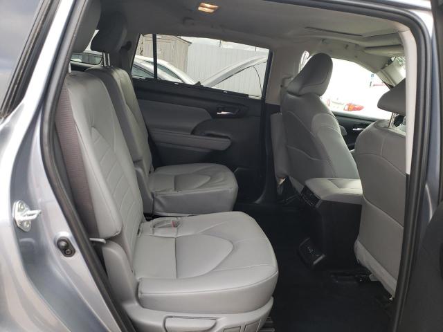 5TDHZRBH4NS236963 - 2022 TOYOTA HIGHLANDER XLE GRAY photo 11