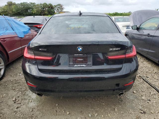 3MW5R7J0XM8B64318 - 2021 BMW 330XI Negro foto 6