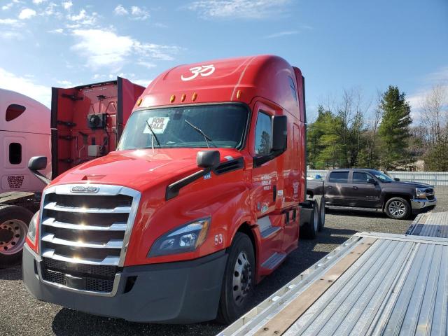 3AKJHHDR8JSKC9815 - 2018 FREIGHTLINER CASCADIA წითელი ფოტო 2