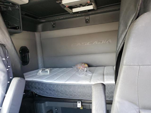 3AKJHHDR8JSKC9815 - 2018 FREIGHTLINER CASCADIA წითელი ფოტო 6