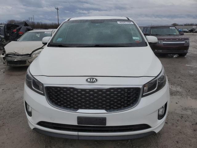 KNDMC5C15F6056984 - 2015 KIA SEDONA EX WHITE photo 5