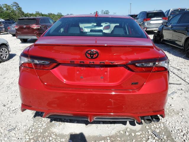 4T1G11AKXPU127838 - 2023 TOYOTA CAMRY SE NIGHT SHADE RED photo 6