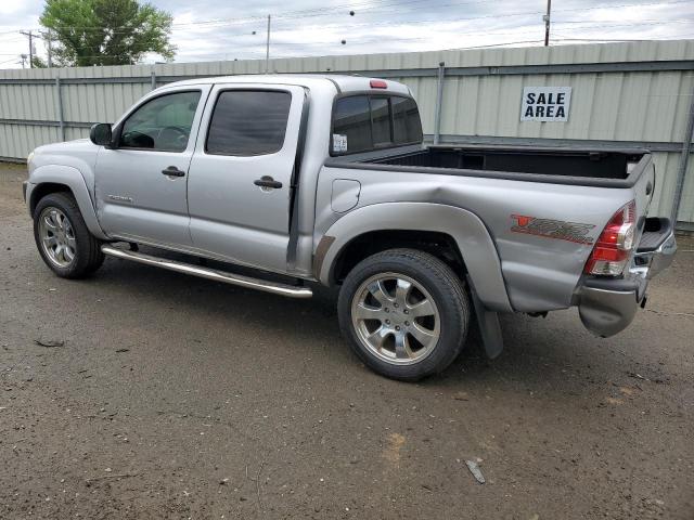 5TFJU4GNXBX010983 - 2011 TOYOTA TACOMA DOUBLE CAB PRERUNNER SILVER photo 2