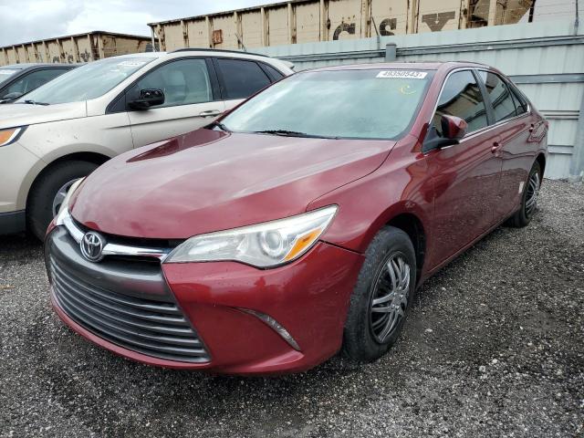 4T1BF1FK0HU762492 - 2017 TOYOTA CAMRY LE RED photo 1