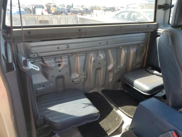 1N6SD16S0PC322638 - 1993 NISSAN TRUCK KING CAB SILVER photo 10