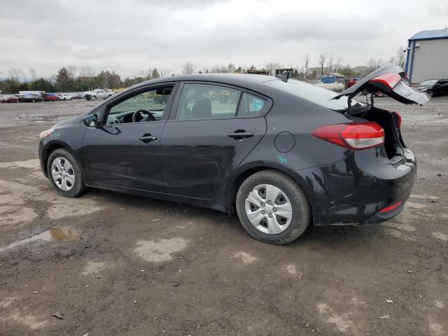 3KPFK4A72HE085045 - 2017 KIA FORTE LX BLACK photo 2