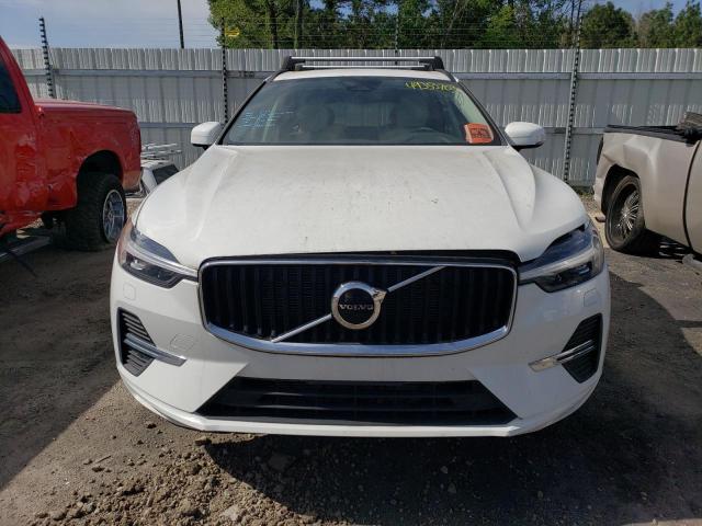 YV4L12DK3N1906238 - 2022 VOLVO XC60 B5 MOMENTUM WHITE photo 5