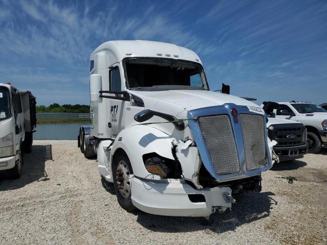 2017 KENWORTH CONSTRUCTI T680, 