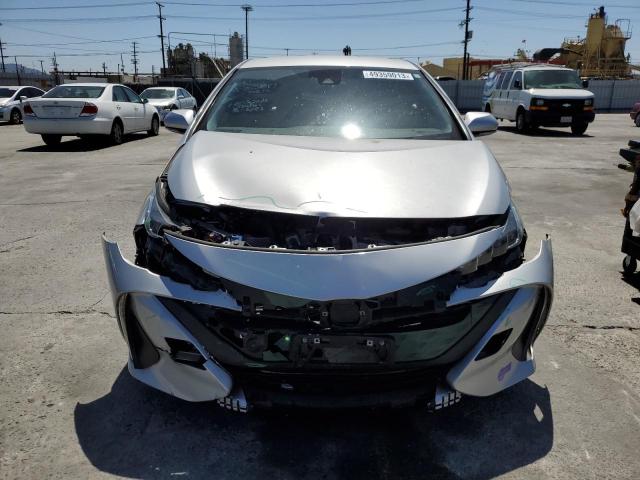 JTDKARFP5K3119338 - 2019 TOYOTA PRIUS PRIM Silber Foto 5