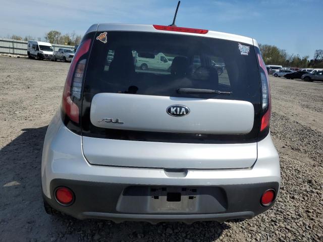 KNDJN2A23H7468678 - 2017 KIA SOUL SILVER photo 6