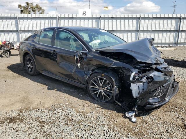 4T1G11AK4RU882521 - 2024 TOYOTA CAMRY SE NIGHT SHADE BLACK photo 4