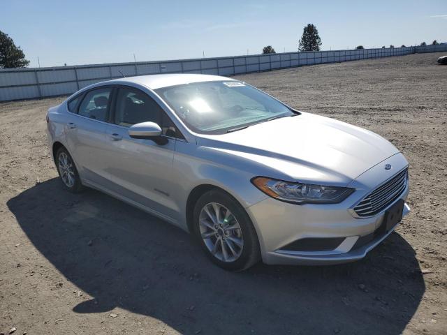 3FA6P0LU8HR385667 - 2017 FORD FUSION SE HYBRID SILVER photo 4