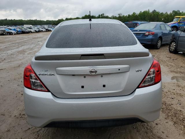 3N1CN7AP9KL828575 - 2019 NISSAN VERSA S SILVER photo 6