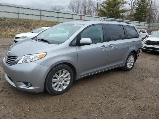 5TDDK3DC6DS051653 - 2013 TOYOTA SIENNA XLE SILVER photo 1