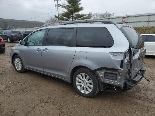 5TDDK3DC6DS051653 - 2013 TOYOTA SIENNA XLE SILVER photo 2