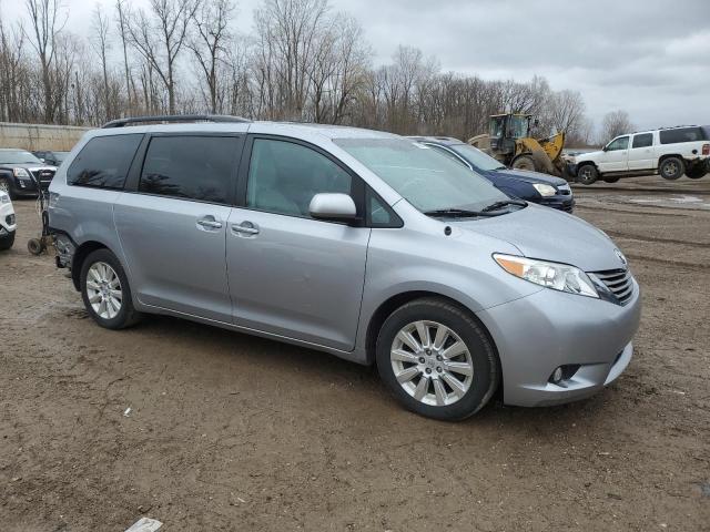 5TDDK3DC6DS051653 - 2013 TOYOTA SIENNA XLE SILVER photo 4