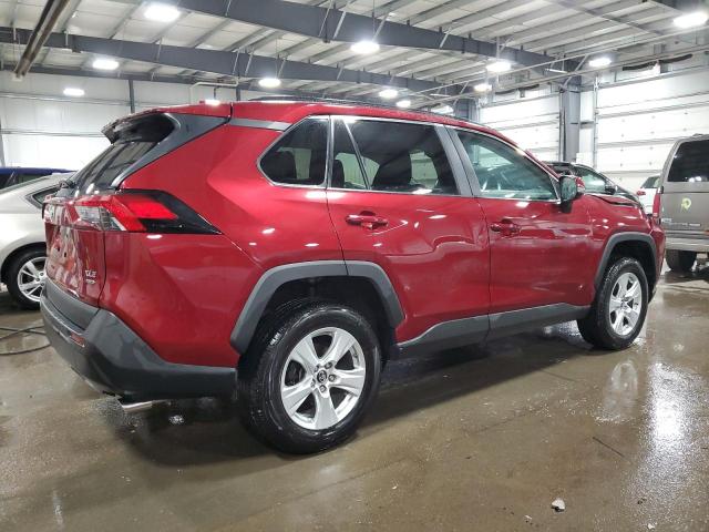 2T3P1RFV5KW023419 - 2019 TOYOTA RAV4 XLE RED photo 3