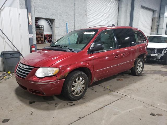 2C4GP64L45R221700 - 2005 CHRYSLER TOWN & COU LIMITED RED photo 1