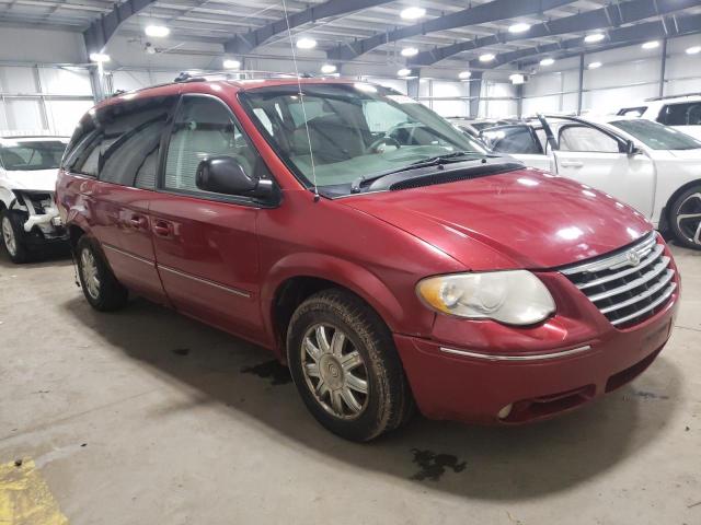 2C4GP64L45R221700 - 2005 CHRYSLER TOWN & COU LIMITED RED photo 4