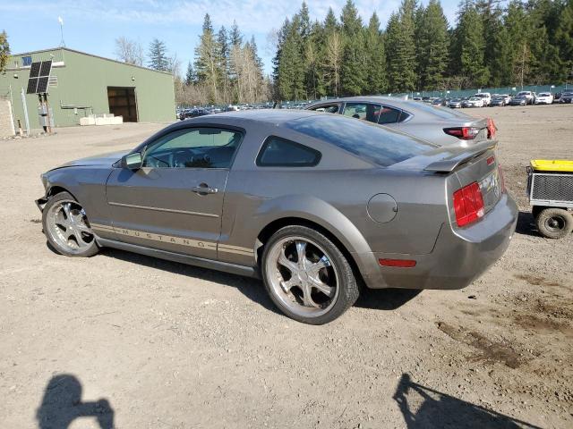 1ZVFT80N355225712 - 2005 FORD MUSTANG GRAY photo 2