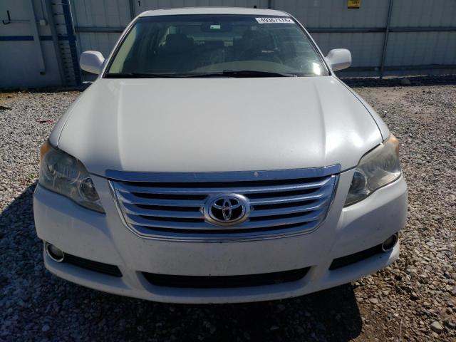 4T1BK36B28U308266 - 2008 TOYOTA AVALON XL WHITE photo 5