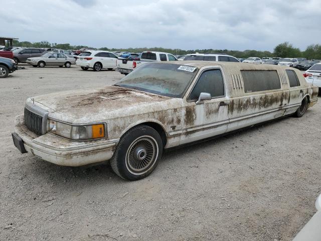 1992 LINCOLN TOWN CAR EXECUTIVE, 