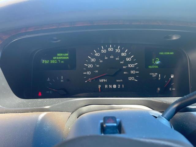 1L1FM81W9XY674477 - 1999 LINCOLN TOWN CAR EXECUTIVE BLACK photo 8