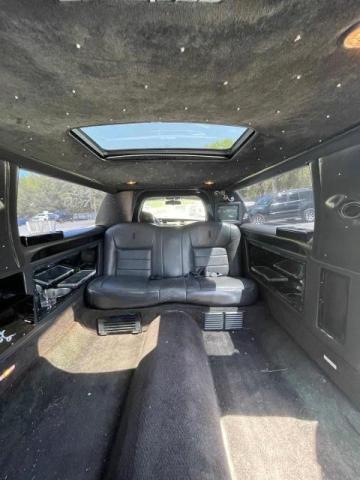 1L1FM81W9XY674477 - 1999 LINCOLN TOWN CAR EXECUTIVE BLACK photo 9