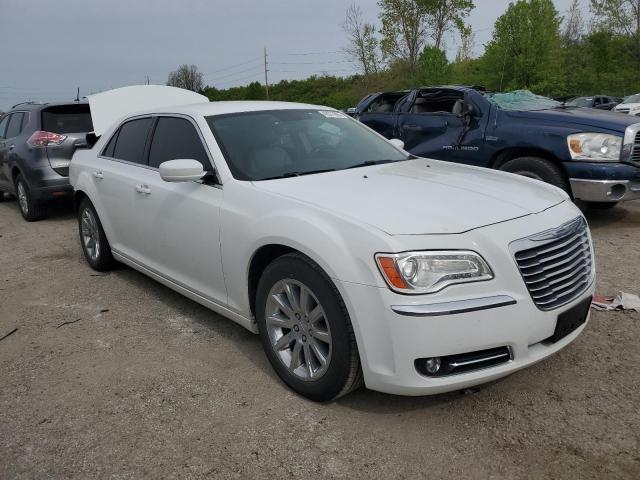 2C3CCAAG5DH672311 - 2013 CHRYSLER 300 WHITE photo 4