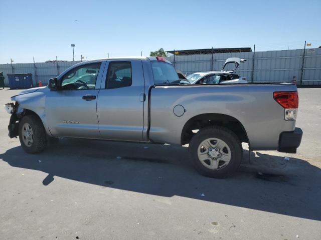 5TFRM5F1XCX041899 - 2012 TOYOTA TUNDRA DOUBLE CAB SR5 SILVER photo 2