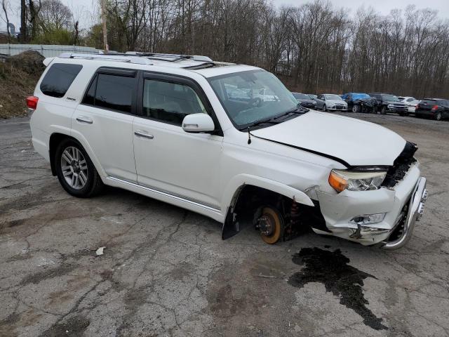 JTEBU5JR2C5090259 - 2012 TOYOTA 4RUNNER SR5 WHITE photo 4