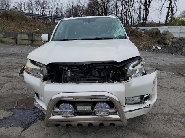 JTEBU5JR2C5090259 - 2012 TOYOTA 4RUNNER SR5 WHITE photo 5