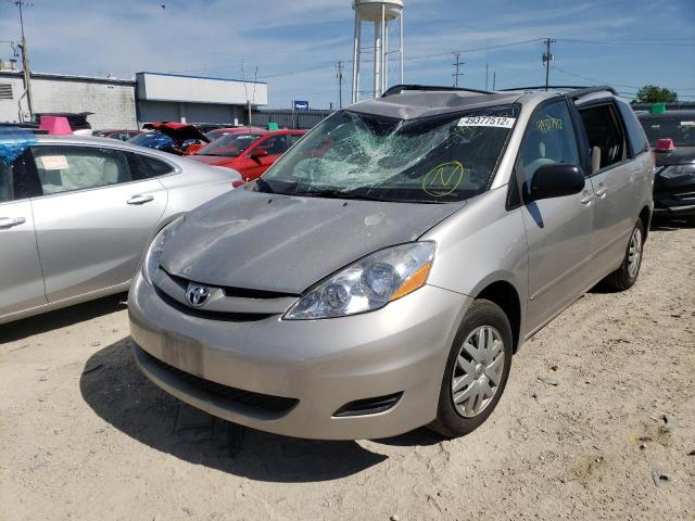 5TDZK23C18S109739 - 2008 TOYOTA SIENNA LE CE SILVER photo 2