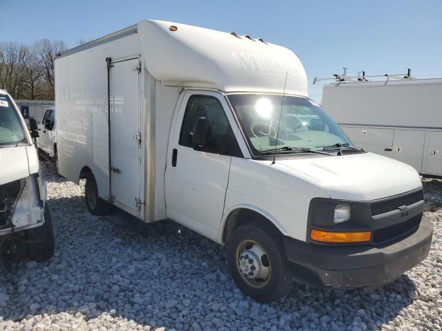 1GB3G2CG1D1172829 - 2013 CHEVROLET EXPRESS G3 WHITE photo 4