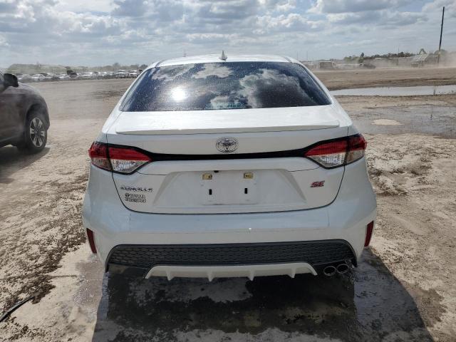 5YFS4RCE5LP042019 - 2020 TOYOTA COROLLA SE WHITE photo 6