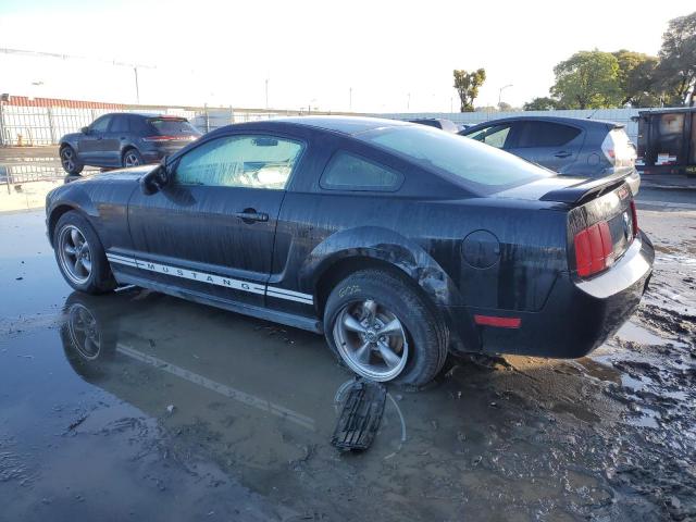 1ZVFT80N665115271 - 2006 FORD MUSTANG BLACK photo 2